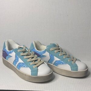 C.O.B Play Womens Leather Sneaker in retro blue with glitter wing